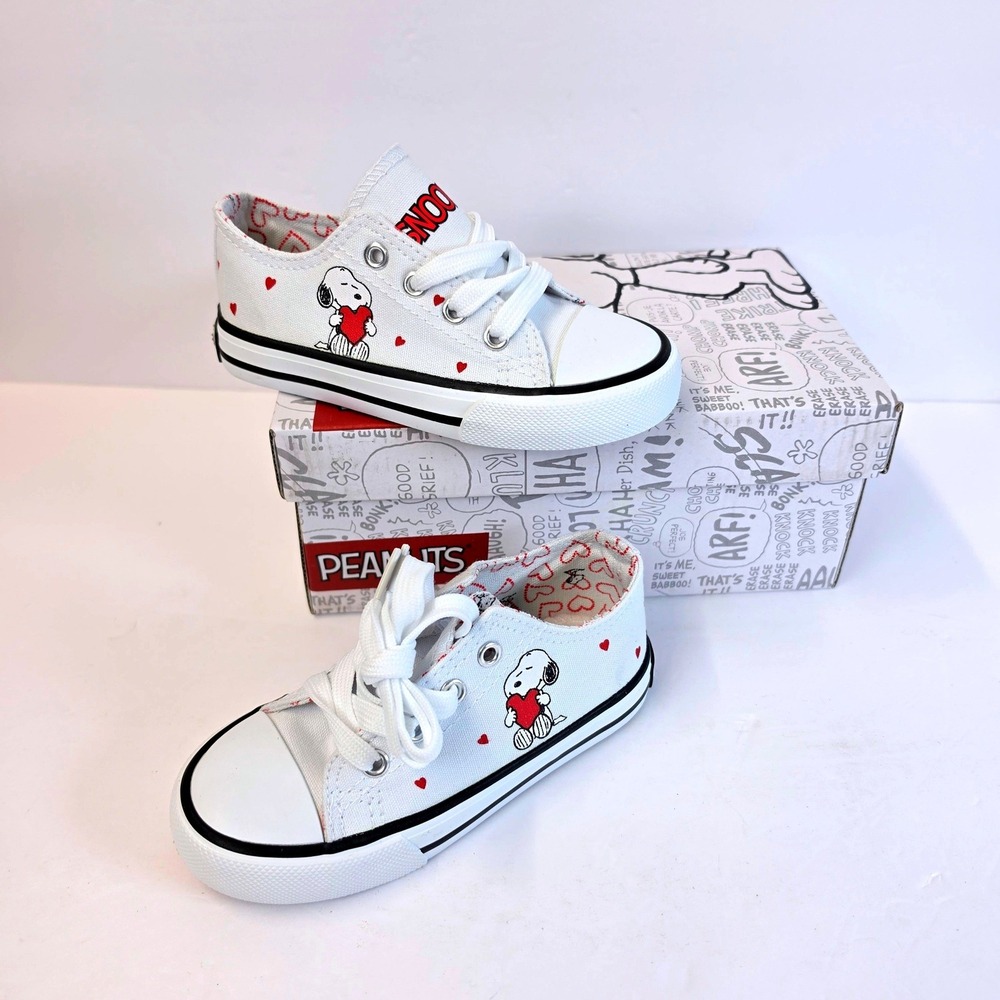 Peanuts Snoopy Heart Canvas Sneakers Toddler Size 8 White 253440